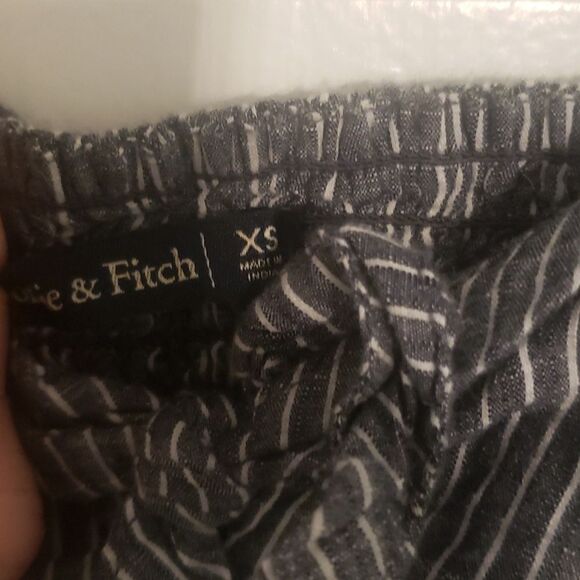 Abercrombie and fitch top women's xs - Picture 3 of 6